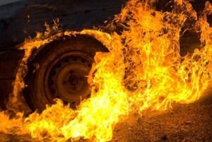 В Волгограде ревнивец сжёг авто экс-сожительницы и ещё две машины