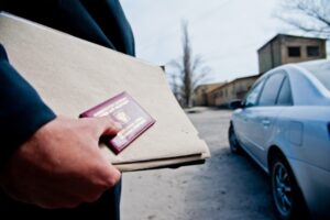 В 2020-м приставы не выпустили за границу 18000 волгоградцев-должников