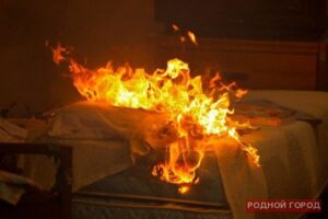 На юге Волгограда из-за курильщицы горел пятиэтажный дом