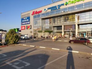 Из ТЦ в Волгограде срочно эвакуируют посетителей и персонал