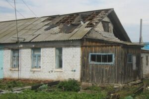 В Волгоградской области из-за урагана пострадало 64 дома