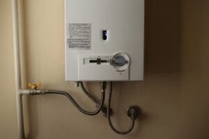 «Хотел сэкономить»: волгоградцу, пытавшемуся смухлевать с газовой колонкой, сожгло брови