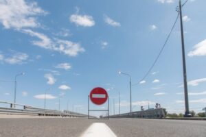 В Волгограде на Нулевой Продольной ограничат движение транспорта