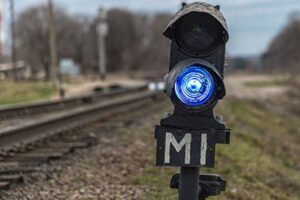 Под Волгоградом 32-летнего мужчину избили и бросили под поезд