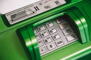 Волгоградцы узнали об изменении работы карт Сбербанка с 10 марта