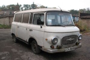 В Волгограде ночью неизвестные сожгли раритетный автомобиль