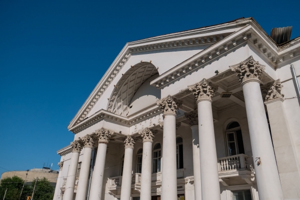 В Волгограде реконструкция бывшего кинотеатра «Победа» завершена на 85%