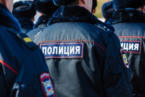 Под Волгоградом пьяный угонщик на бешеной скорости влетел в столб