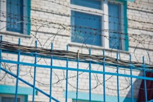 Грозит 5 лет тюрьмы: волгоградец украл из магазина 60 пачек сигарет