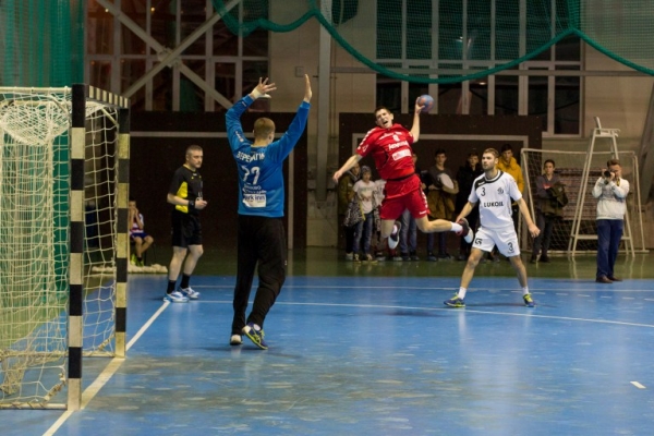 Волгоградский «Каустик» одержал вторую победу в сезоне