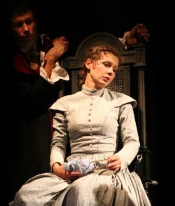 Актриса Полина Агуреева поздравила волгоградцев с наступившим Новым годом: «Сопротивляйтесь безумству времени»