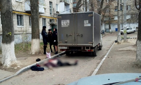 В Дзержинском районе водитель грузовика насмерть задавил пенсионерку