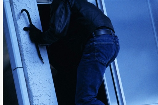 В Светлоярском районе братья-рецидивисты ограбили почтовое отделение