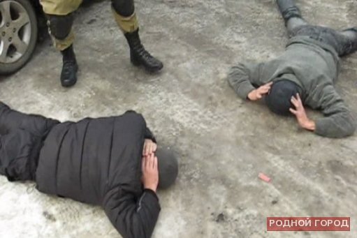 Рецидивисты вымогали у волгоградца 200 тысяч рублей