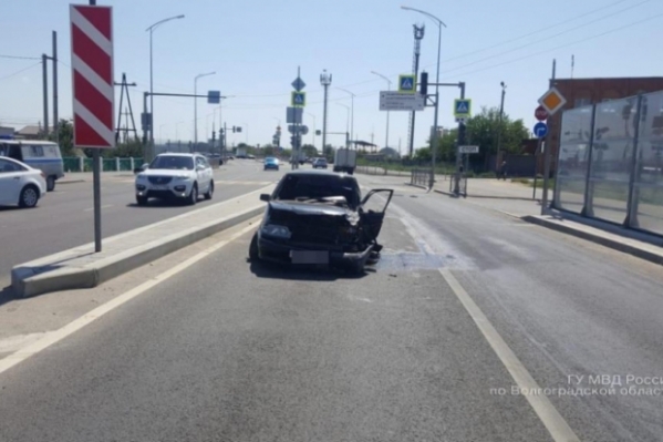 В тройном ДТП в Дзержинском районе пострадали два человека