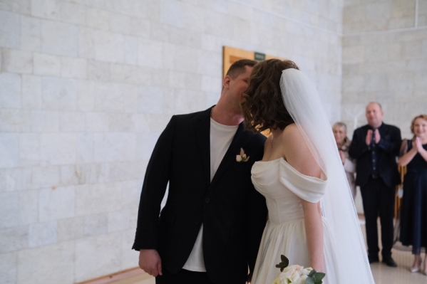 Названы авто, которые чаще всего выбирают молодожены на свадьбу в Волгограде