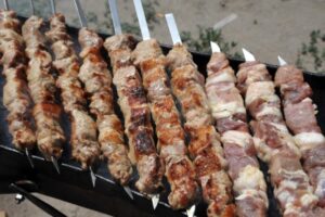 Волгоградцам подсказали, как избежать отравлений в майские праздники
