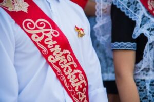 Волгоградцам рассказали, как нарядить выпускника в 2025 году