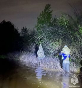 В Волгоградской области спасли 6 человек с затопленного острова